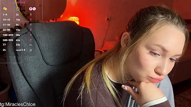 ChloeMillerMeow online show from May 7, 5:27 pm