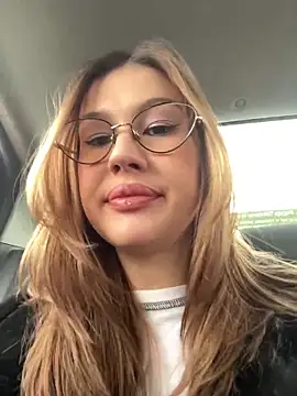 RinaCat online show from November 12, 8:12 am