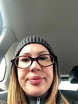 RinaCat online show from October 6, 5:02 am