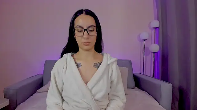 miadaniells hot online show from April 21, 12:01 pm