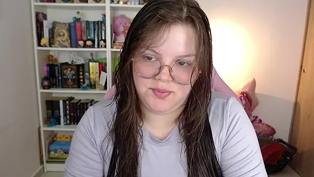 Gabiwaifu online show from June 7, 5:42 pm