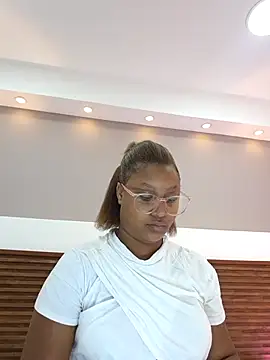 Adelehottman online show from February 3, 12:43 pm