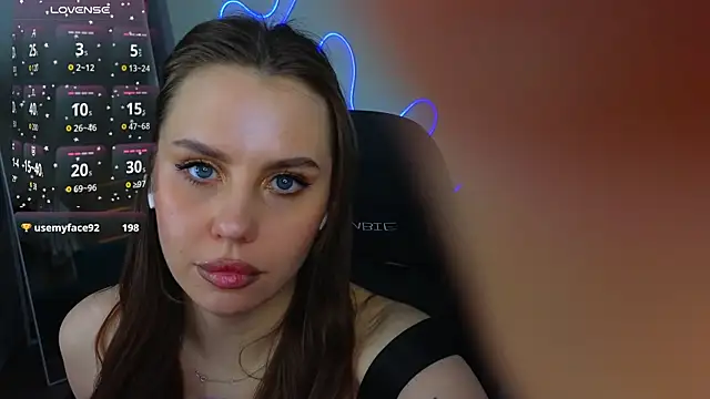 Aisha Riley online show from February 6, 4:43 pm