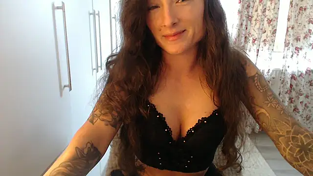 Davinja online show from March 10, 10:30 am