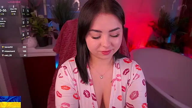SusieWood online show from May 2, 9:18 pm