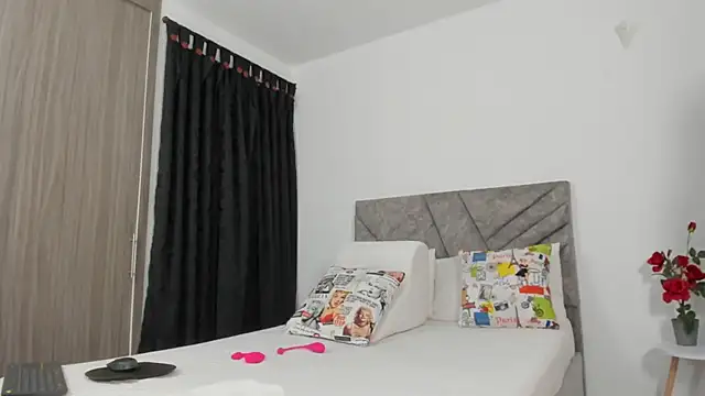 brittanypalmer2023 online show from November 11, 2:03 pm