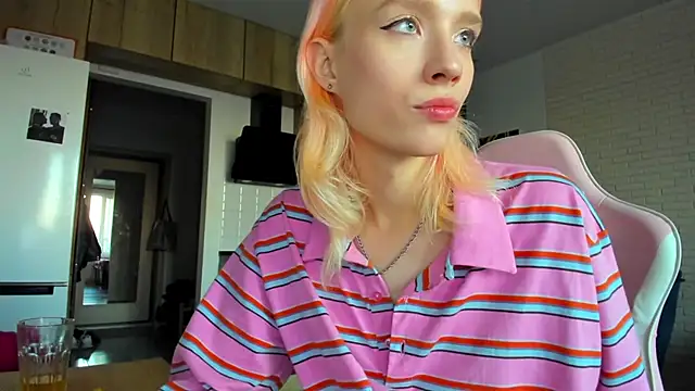  Alice Kitty online show from August 4, 4:57 pm
