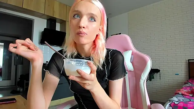  Alice Kitty online show from July 20, 10:39 am