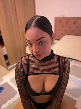 Sara LipsX online show from June 14, 2:24 am