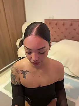 Sara LipsX online show from June 12, 2:08 am