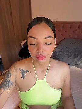 Sara LipsX online show from June 16, 9:49 pm