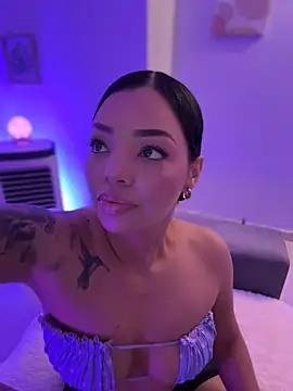 Sara LipsX online show from January 7, 11:30 pm