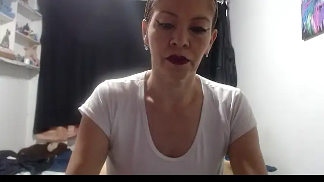 electra-mommy online show from March 21, 10:53 am