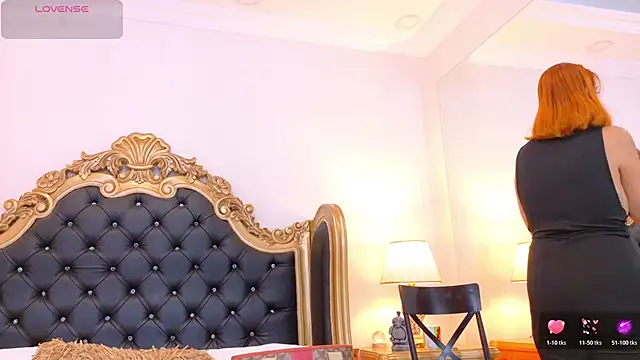 AdelinaVans online show from April 28, 11:47 am