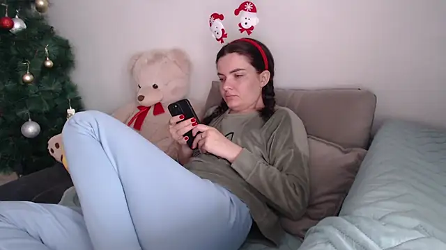  JustmeHere  online show from January 12, 12:43 pm