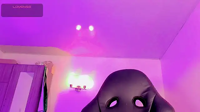 naomy  xx online show from July 9, 3:20 am