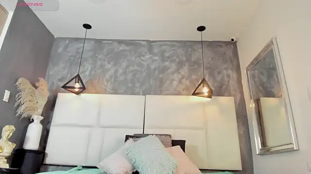 Sofia Clauss  online show from July 18, 4:27 am