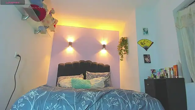 Sofia Clauss  online show from June 18, 5:42 am