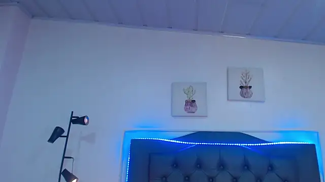 Snapshot of candy_lux_ chatting on October 7, 6:34 pm candy lux online show from October 7, 6:34 pm