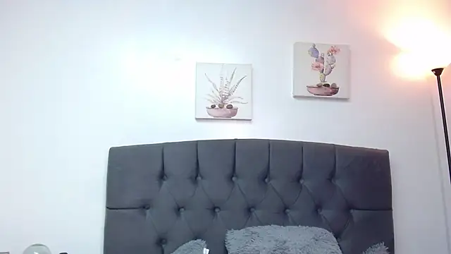 Snapshot of candy_lux_ chatting on September 19, 9:36 pm candy lux online show from September 19, 9:36 pm