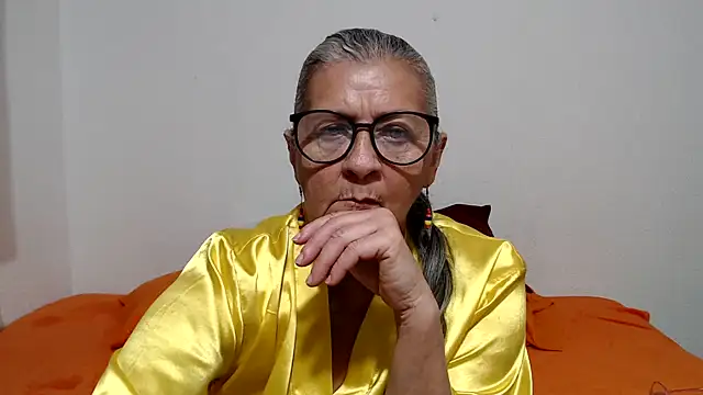 candy mature  online show from July 16, 12:04 am