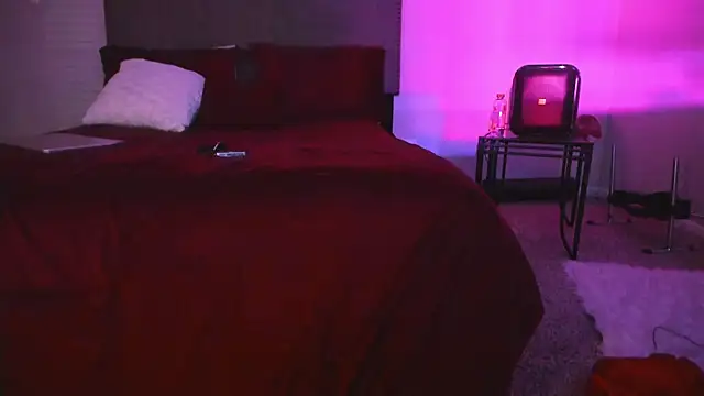 yiauana online show from November 19, 3:06 am