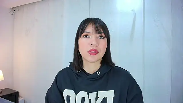 Snapshot of lina_bedoya_ chatting on September 30, 11:27 am lina bedoya online show from September 30, 11:27 am