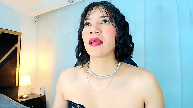 lina bedoya  online show from June 8, 11:44 am