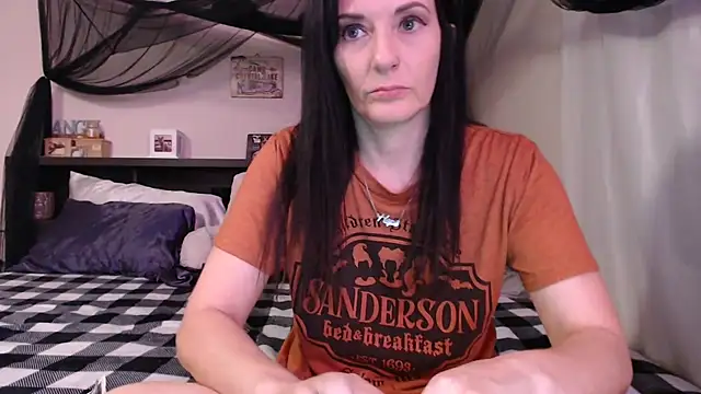 CrystalLakeXO online show from July 12, 9:21 am