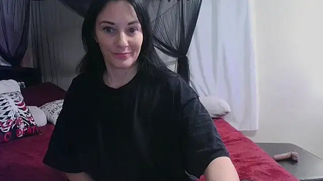 CrystalLakeXO online show from March 2, 7:15 am