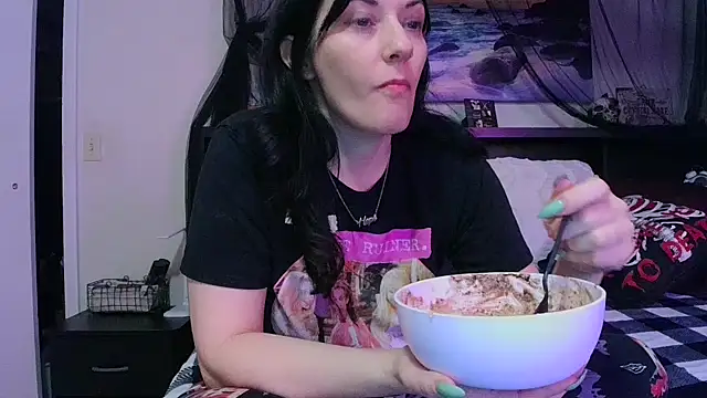 CrystalLakeXO online show from January 18, 10:11 am