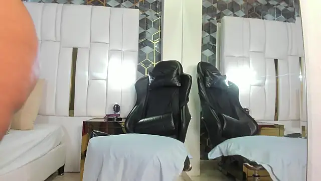 lia mariana online show from February 8, 9:40 pm