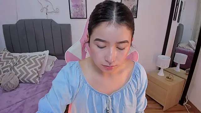 Amy joones online show from March 11, 11:58 am