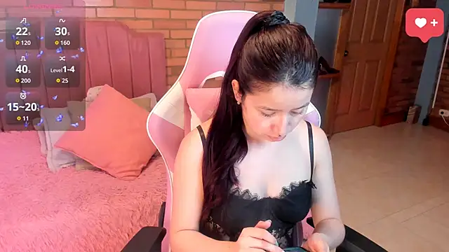 Amy joones online show from July 18, 11:35 am