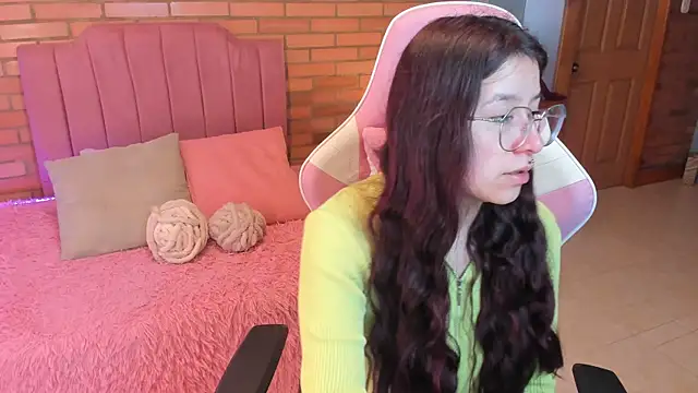 Amy joones online show from July 28, 12:48 pm