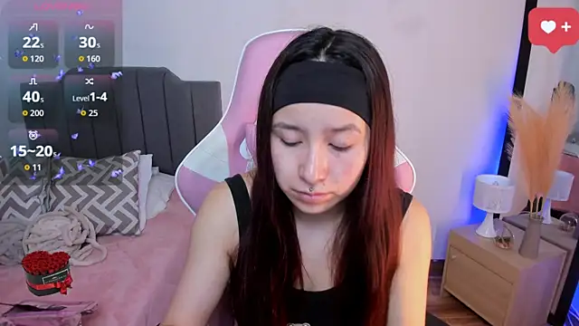 Amy joones online show from April 29, 11:46 am