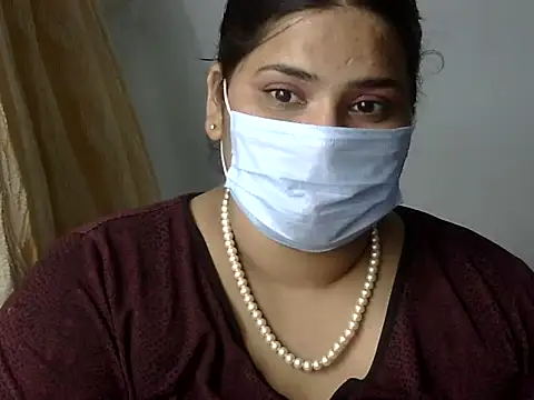 cutelady65 online show from July 18, 4:31 pm