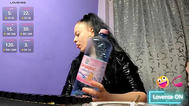 AdriannaLily online show from March 19, 4:44 pm