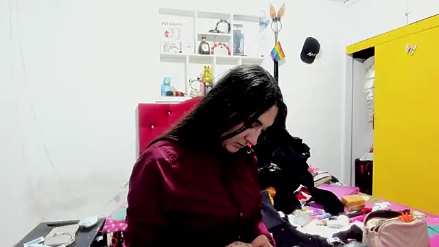 Sweet-Suck69 online show from April 28, 5:00 am