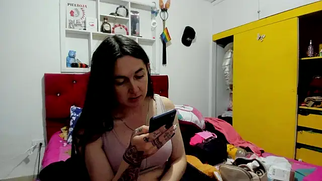 Sweet-Suck69 online show from April 29, 5:10 am