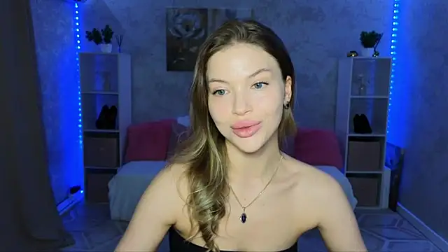 EmmyMills online show from August 2, 10:02 pm