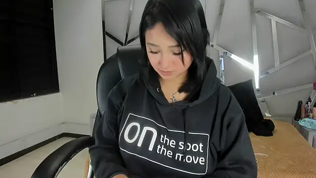 Catherinee69 x online show from July 25, 4:19 am