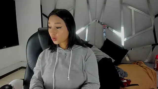 Catherinee69 x online show from July 22, 4:24 am