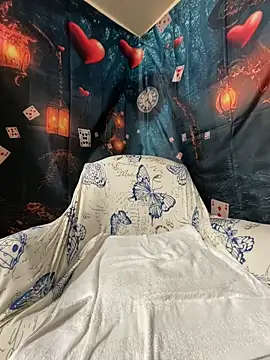 Lolli Jones online show from March 3, 4:18 am