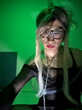 kandyloves online show from March 6, 11:16 am