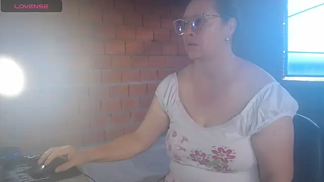 hairyglad69 online show from May 3, 12:08 pm
