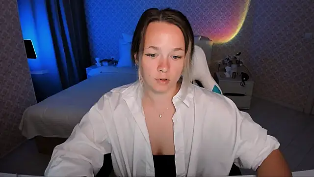 Snapshot of SherillBrill chatting on September 10, 3:01 pm SherillBrill online show from September 10, 3:01 pm