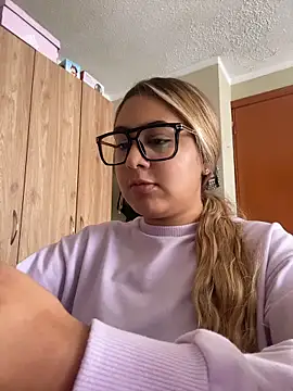 Miabonnett  online show from June 9, 4:50 pm