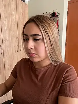 Miabonnett  online show from August 2, 3:26 pm