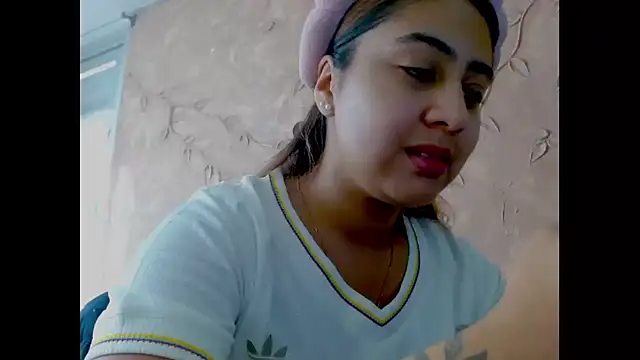 Snapshot of Miabonnett_ chatting on October 2, 12:21 pm Miabonnett online show from October 2, 12:21 pm